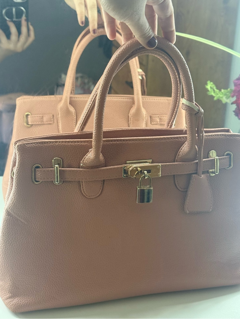 Elegant Pink Structured Satchel Tote Bag w/Lock Detail-Medium 🌸💖
